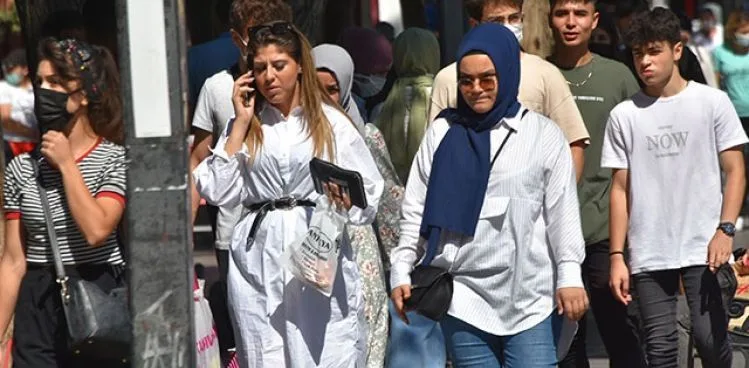 BİREYLERDE PANDEMİ YORGUNLUĞU ARTIYOR