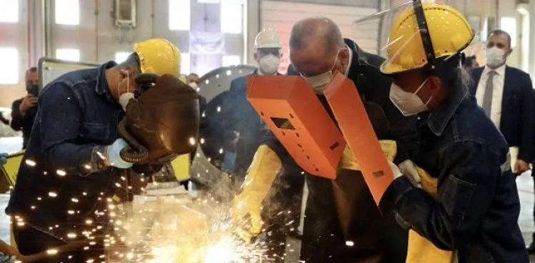 KAYNAK USTASI MELEK, CUMHURBAŞKANI ERDOĞAN İLE KAYNAK YAPTI