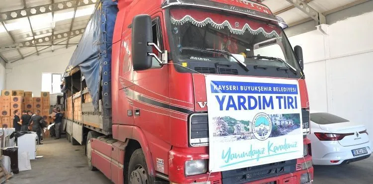 KAYSERİ BÜYÜKŞEHİR’DEN KASTAMONU’YA 1 TIR DOLUSU YARDIM