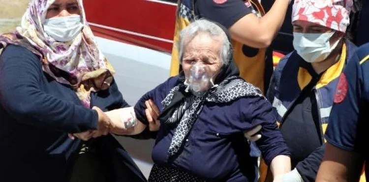 Balkondaki çakmak patladı; yangında 2 kişi dumandan etkilendi