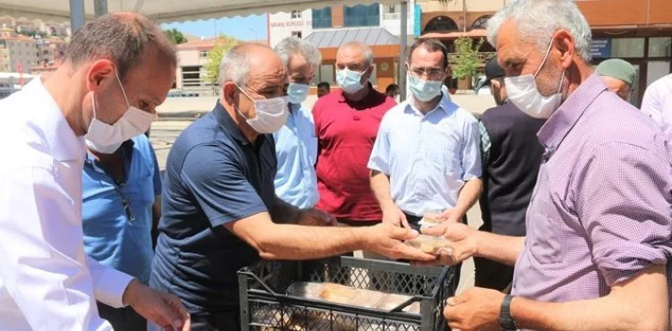 BAŞKAN ÖZTÜRK AŞURE İKRAM ETTİ