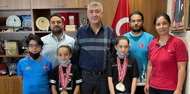 ALTIN KIZLARDAN BAŞKAN TOK’A ZİYARET