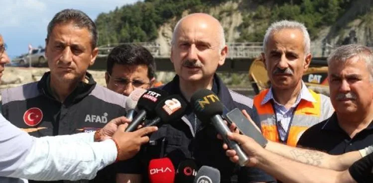 BAKAN KARAİSMAİLOĞLU: YENİ KÖPRÜLER, ESKİLERE GÖRE 2 KAT GENİŞ OLACAK
