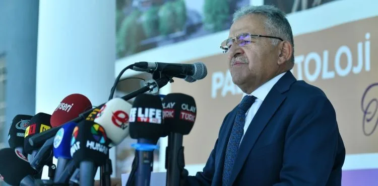 DÜNYADA EŞİ BENZERİ BULUNMAYAN PALEONTOLOJİ MÜZESİ İLE MİLLET KIRAATHANESİNİN TEMELİ ATILDI