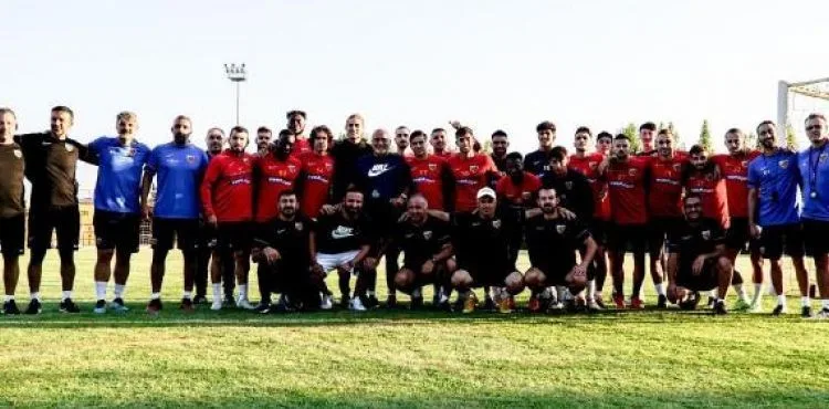Rennes'e transfer olan Doğan Alemdar, takım arkadaşlarıyla vedalaştı