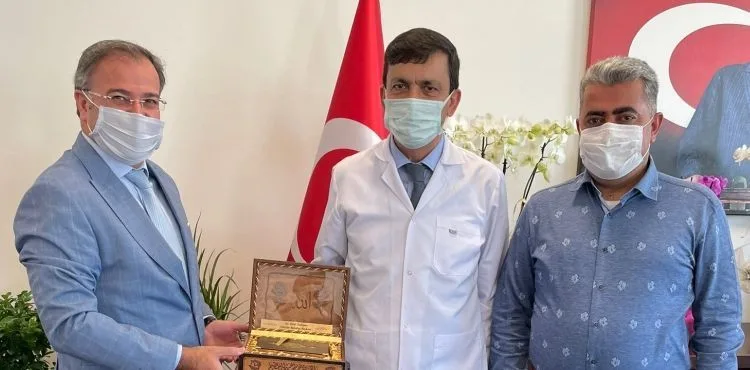 BAŞKAN ÖZDOĞAN’DAN ŞEHİR HASTANESİ BAŞHEKİMİ SİLAY’A HAYIRLI OLSUN ZİYARETİ