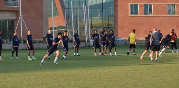 Hikmet Karaman: 3-5 kişinin gitmesi gerekiyor