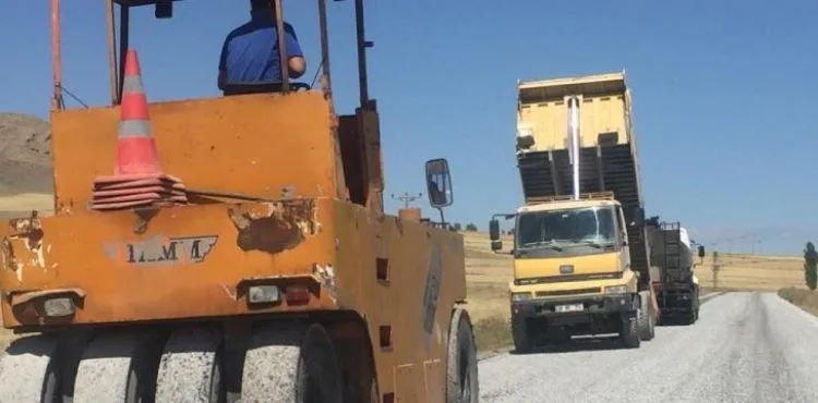 BÜYÜKŞEHİR’DEN KIRSAL MAHALLE YOLLARINA HİZMET YOLCULUĞU