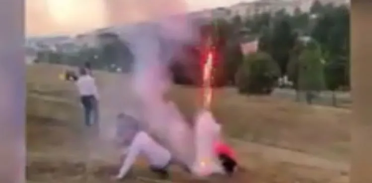 SULTANGAZİ'DE HAVAİ FİŞEKLER DÜĞÜNDE DAVETLİLER ARASINDA PATLADI