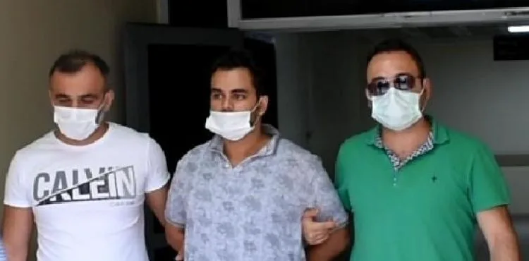 Komşusunu, oğlu top oynarken otomobiline zarar verdiği için öldürmüş