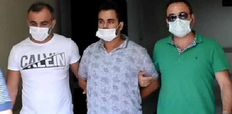 Komşusunu, oğlu top oynarken otomobiline zarar verdiği için öldürmüş