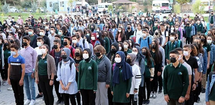 ÖĞRENCİLERİN YÜZ YÜZE EĞİTİM HEYECANI