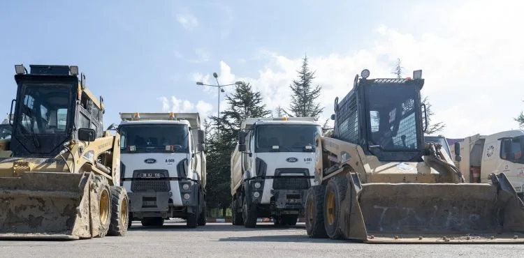KAYSERİ BÜYÜKŞEHİR VE İLÇE BELEDİYELERİ, AFET BÖLGESİ BOZKURT’TA YARALARI SARDI