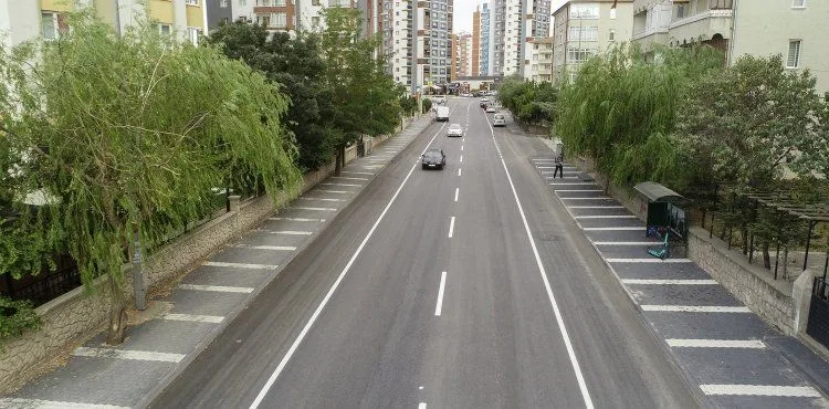 YENİLENEN ÇİMENLİ CADDESİ FARK KATTI