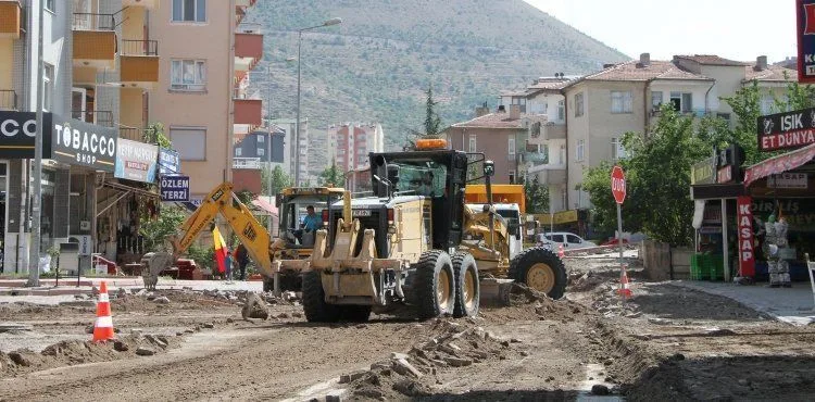 TALAS’TA KIŞ ÖNCESİ HUMMALI YOL ÇALIŞMASI