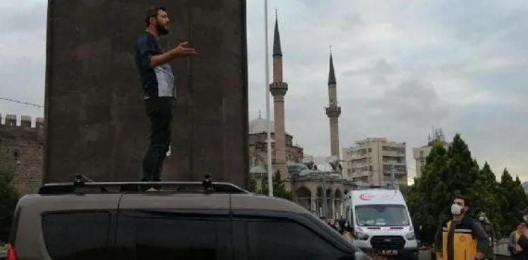 Nafakasını ödeyemeyince kendini yakmak istedi
