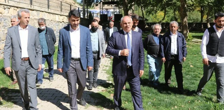 BAŞKAN ÖZTÜRK MECLİS ÜYELERİ İLE BELEDİYE ÇALIŞMALARINI İNCELEDİ