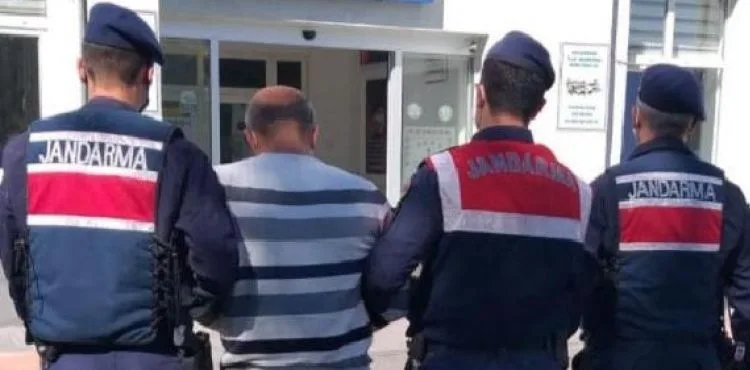 Kesinleşmiş hapis cezasıyla aranan 2 kişi yakalandı