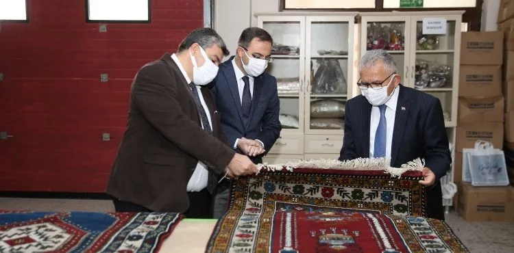 BÜYÜKKILIÇ, DİJİTAL TİCARET PROJESİ E-38 ÜRÜNLERİNİ İNCELEDİ