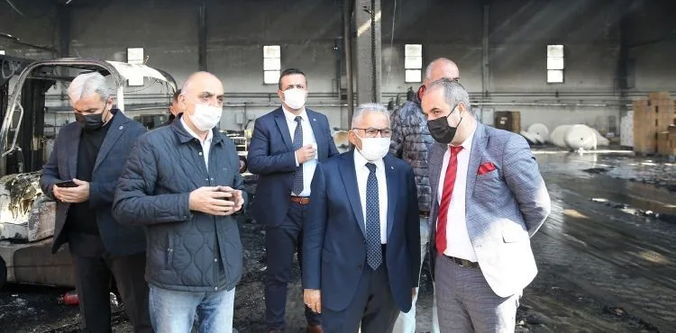 BAŞKAN BÜYÜKKILIÇ, YANGIN ÇIKAN FABRİKADA İNCELEMELERDE BULUNDU