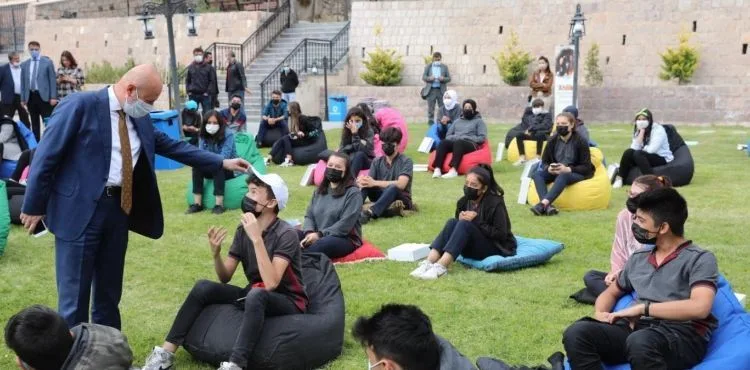 KOCASİNAN’DA ÇOCUKLAR, MİLLİ DEĞERLERE BAĞLI YETİŞİYOR