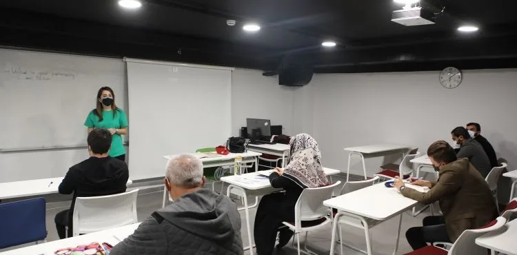 İNGİLİZCE TALAS AKADEMİDE ÖĞRENİLİR