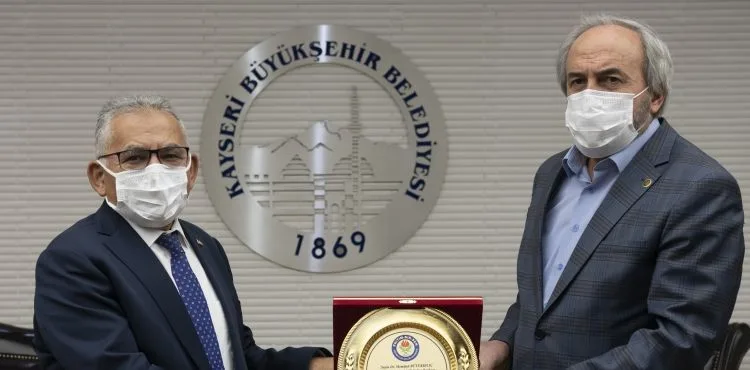 EĞİTİMCİLERDEN BÜYÜKKILIÇ’A “EĞİTİM” ÖVGÜSÜ