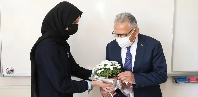 BAŞKAN BÜYÜKKILIÇ İMAM HATİPLİ ÖĞRENCİLERLE BULUŞTU