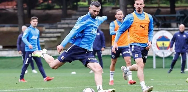 Fenerbahçe'de Tisserand takımla çalıştı