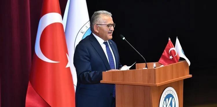 BAŞKAN BÜYÜKKILIÇ, KAYSERİ ÜNİVERSİTESİ AÇIŞ DERSİ’NE KATILDI