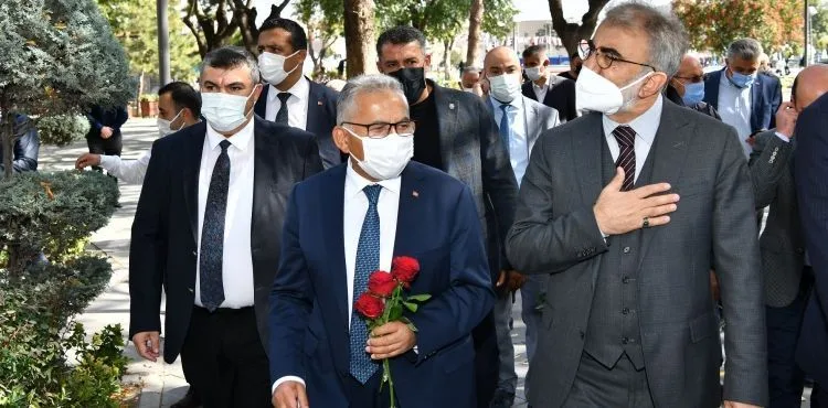 BAŞKAN BÜYÜKKILIÇ, ESNAF VE VATANDAŞLA KUCAKLAŞMAYA DEVAM EDİYOR
