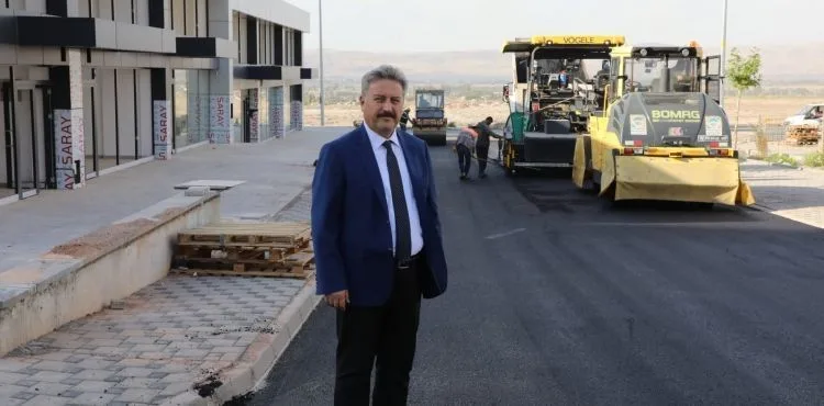 MELİKGAZİ’NİN YOL YAPIMINDA KENDİ REKORUNU KIRMAYA ÇOK AZ KALDI