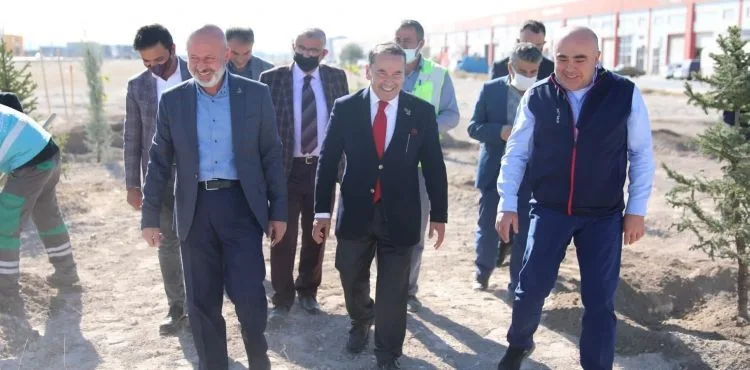 BAŞKAN ÇOLAKBAYRAKDAR, “DİKİLEN HER BİR AĞAÇ, GELECEĞE BIRAKILAN EN BÜYÜK MİRASTIR”