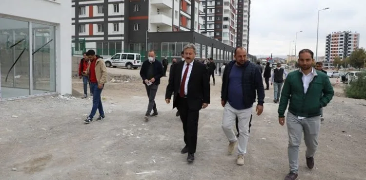 KENTSEL DÖNÜŞÜM ALANINDA ÇEVRE DÜZENİ ÇALIŞMASI DEVAM EDİYOR