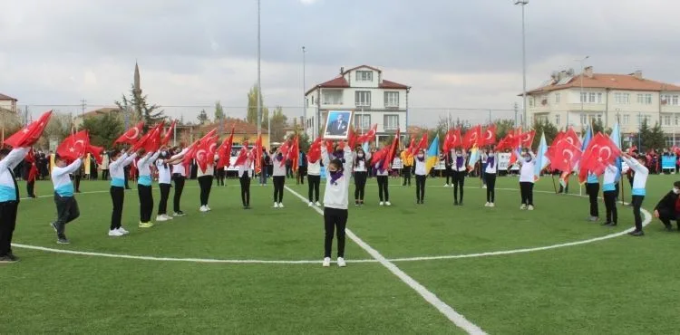 Tomarza'da Cumhuriyet Bayramı coşkuyla kutlandı