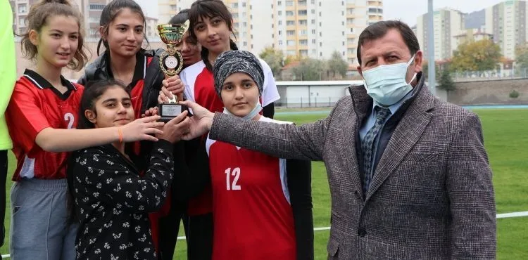 Atletler 29 Ekim Cumhuriyet Kupası için yarıştı