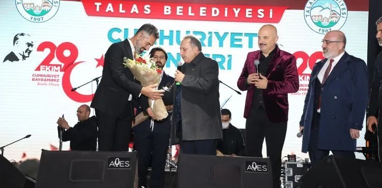 TALAS’TA MUHTEŞEM CUMHURİYET KONSERİ