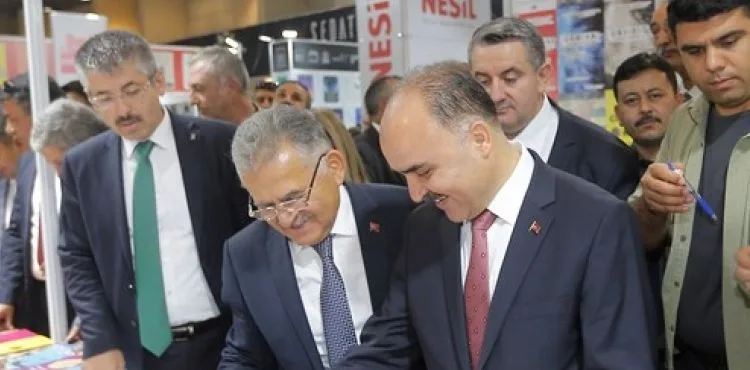 BÜYÜKŞEHİR 4. KİTAP FUARI, KİTAPSEVERLERLE BULUŞUYOR