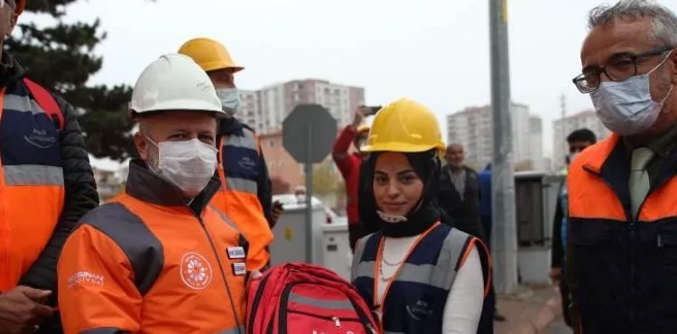 BAŞKAN ÇOLAKBAYRAKDAR, “KENTSEL DÖNÜŞÜM, VATANDAŞLARIN MEMNUNİYETİYLE HIZ KAZANDI”