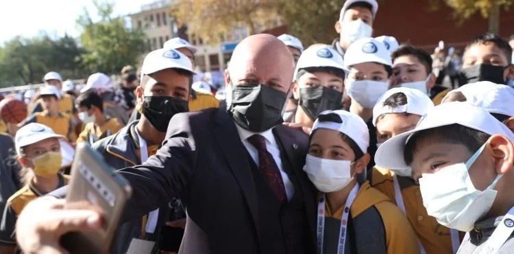 KOCASİNAN’DA GELECEĞİN YILDIZLARI GÖRÜCÜYE ÇIKTI