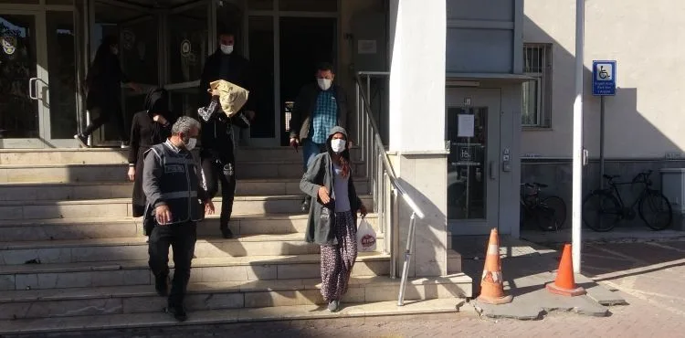 Hırsızlık zanlısı 4 kişi adliyede