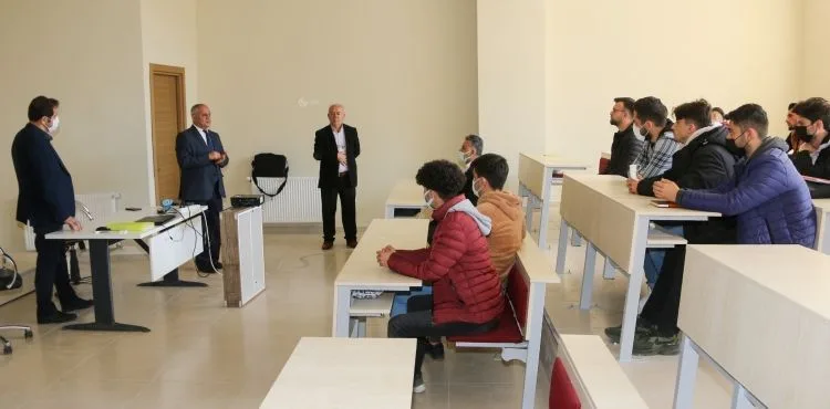 BAŞKAN ÖZTÜRK’TEN ÜNİVERSİTE ÖĞRENCİLERİNE DESTEK SÖZÜ