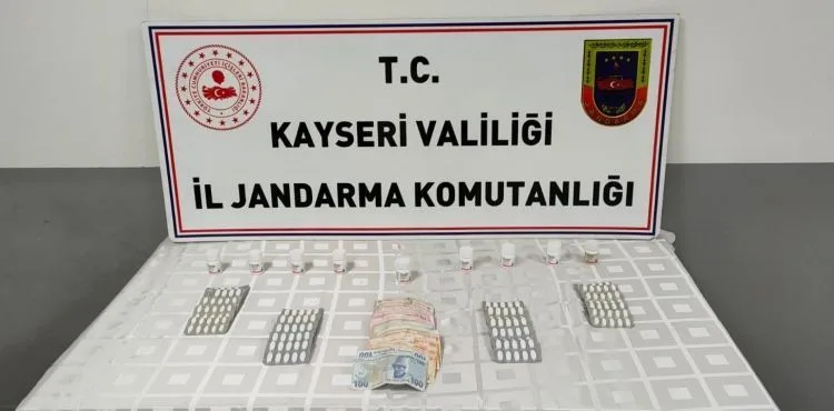 Jandarmadan uyuşturucu operasyonu: 2 gözaltı