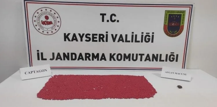 Jandarmanın arama yaptığı evde 3 bin adet uyuşturucu hap ele geçirildi