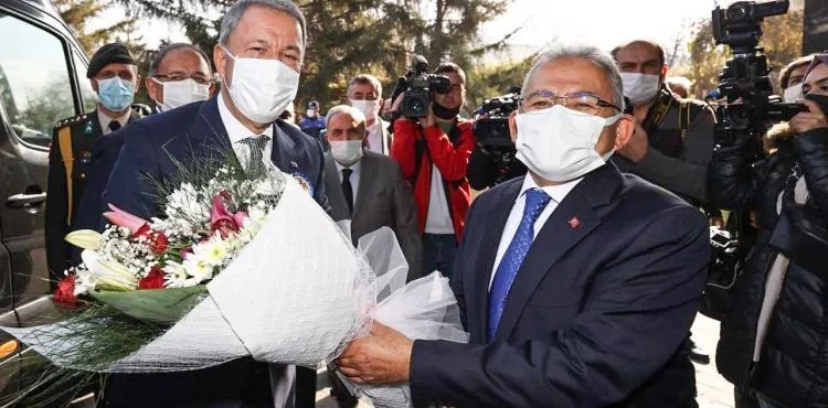 BAKAN AKAR, BÜYÜKKILIÇ’I ZİYARET ETTİ, “KAYSERİ” MEMNUNİYETİNİ DİLE GETİRDİ