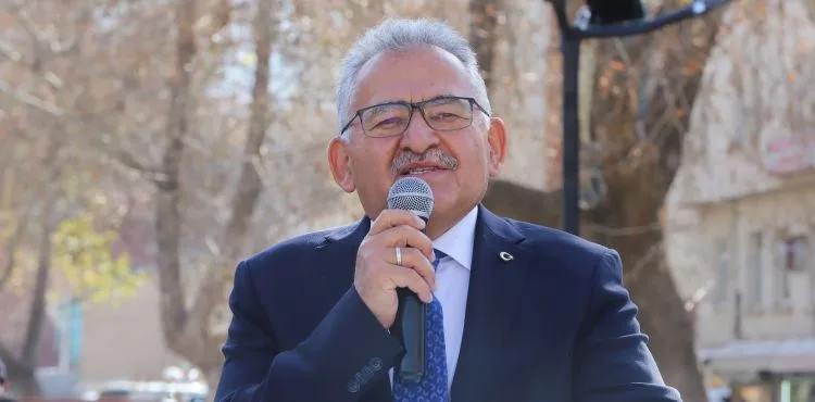 BAŞKAN BÜYÜKKILIÇ, YAHYALI’DA 41 MAHALLE MUHTARI İLE BİR ARAYA GELDİ