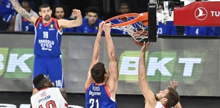 Anadolu Efes'in konuğu Barcelona