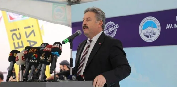 MELİKGAZİ BELEDİYESİ EĞİTİMDE EN ÖNDE OLMAYA DEVAM EDİYOR