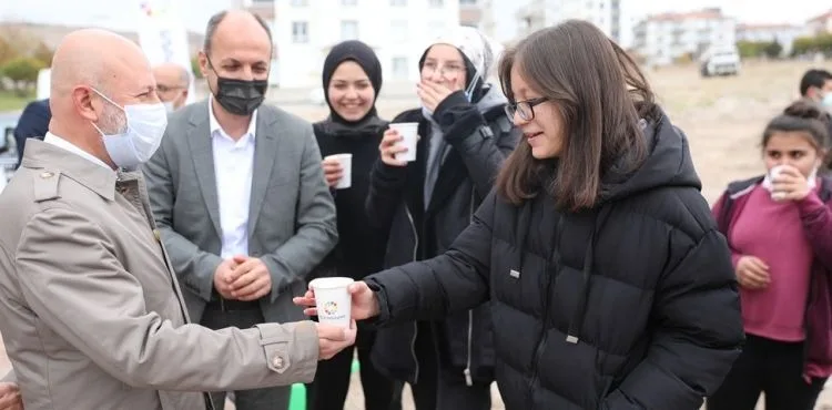 KOCASİNAN'DAN SOĞUK HAVADA SICAK ÇORBA İKRAMI