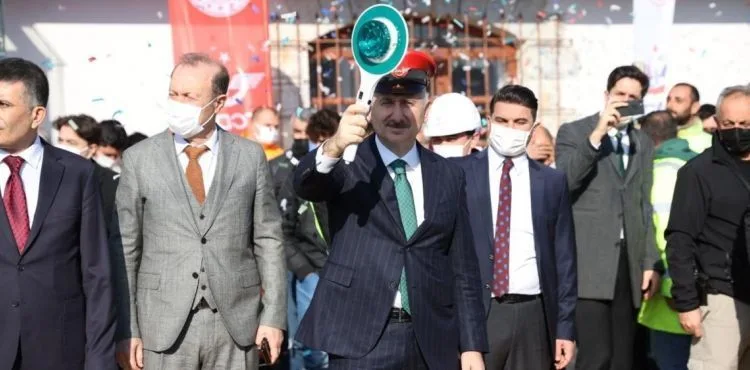 Bakan Karaismailoğlu'ndan Kayseri'ye Hızlı Tren Müjdesi